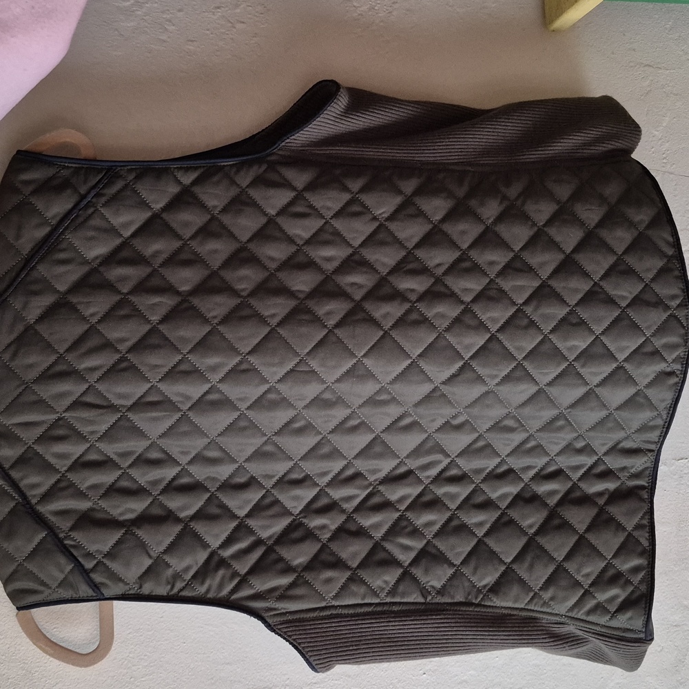 Lark + Grey Quilted Olive Green Vest with Zipper - Picture 5 of 8